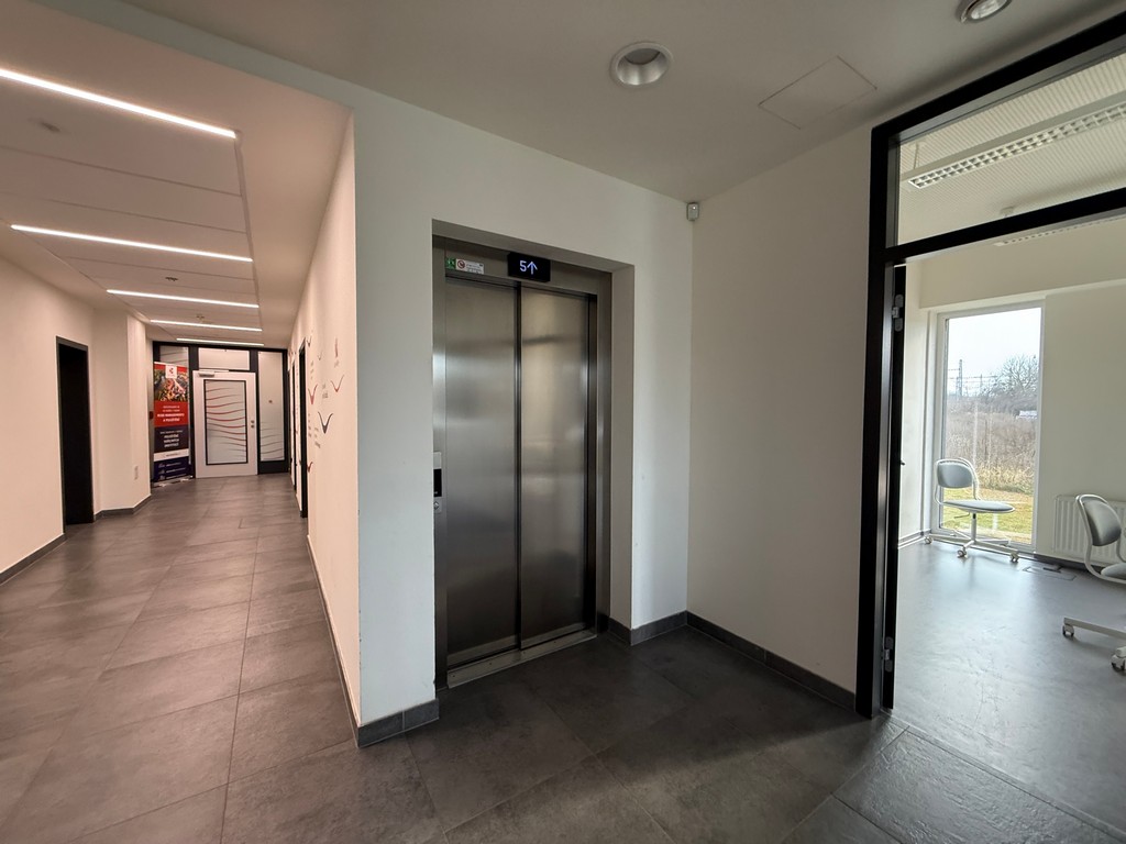 PRONÁJEM DVOU NOVĚ VYBUDOVANÝCH KANCELÁŘÍ O CP 38,2 M2 S PARKOVACÍM STÁNÍM V BRNĚ – HORNÍCH HERŠPICÍCH