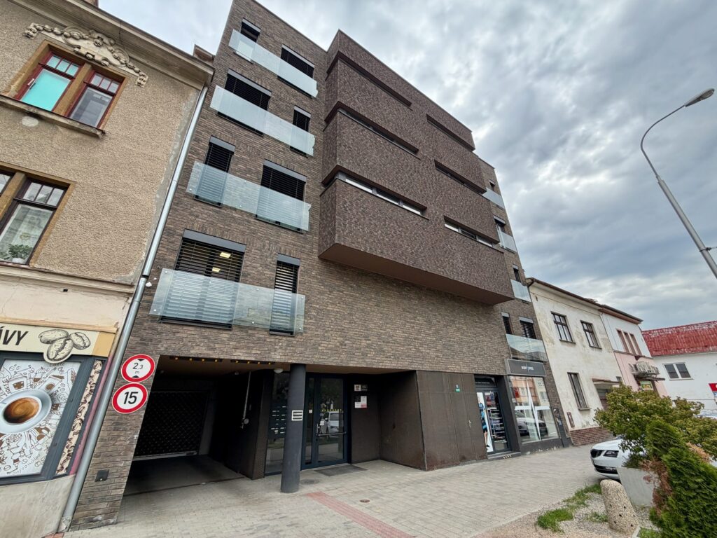 NABÍDKA PRONÁJMU GARÁŽOVÉHO STÁNÍ NA ULICI MINSKÁ V BRNĚ – VEVEŘÍ