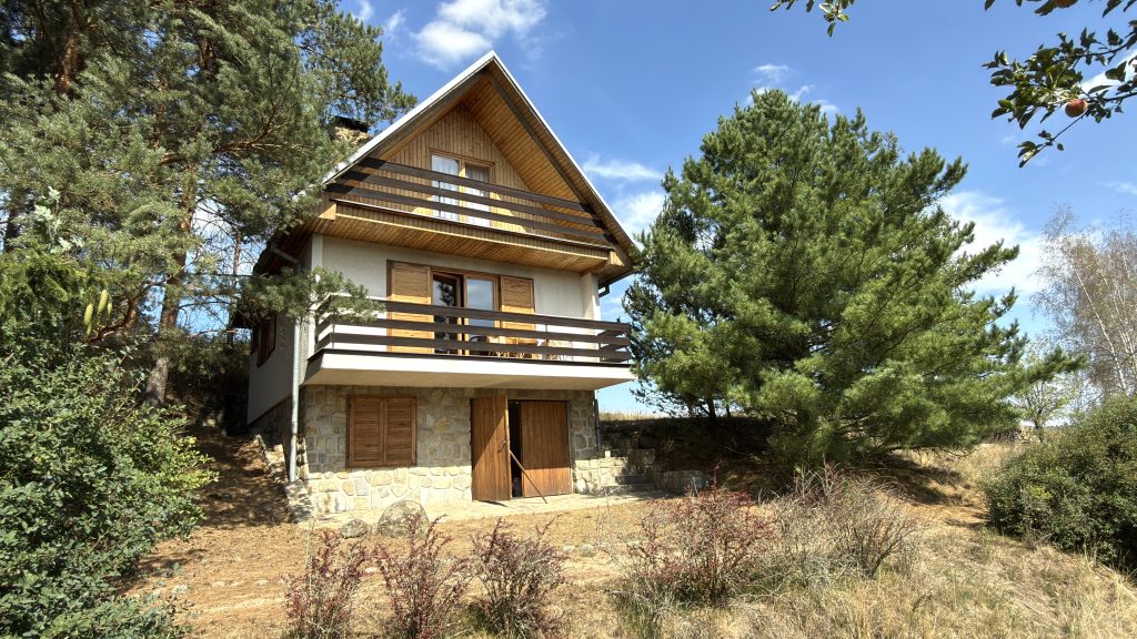 PRODEJ ZDĚNÉ SAMOSTATNĚ STOJÍCÍ CHALUPY S VLASTNÍM POZEMKEM O CP 1.764 M2 U OBCE TRNAVA, OKR. TŘEBÍČ, VYSOČINA